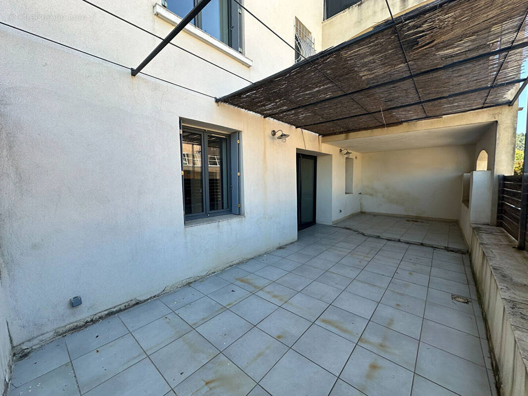 Appartement à MEYRARGUES