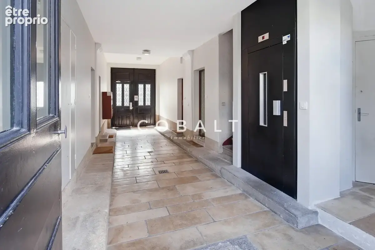 Appartement de charme   Quartier Saint-Mihiel / Talensac   Hauteur sous plafond, volume - photo 13