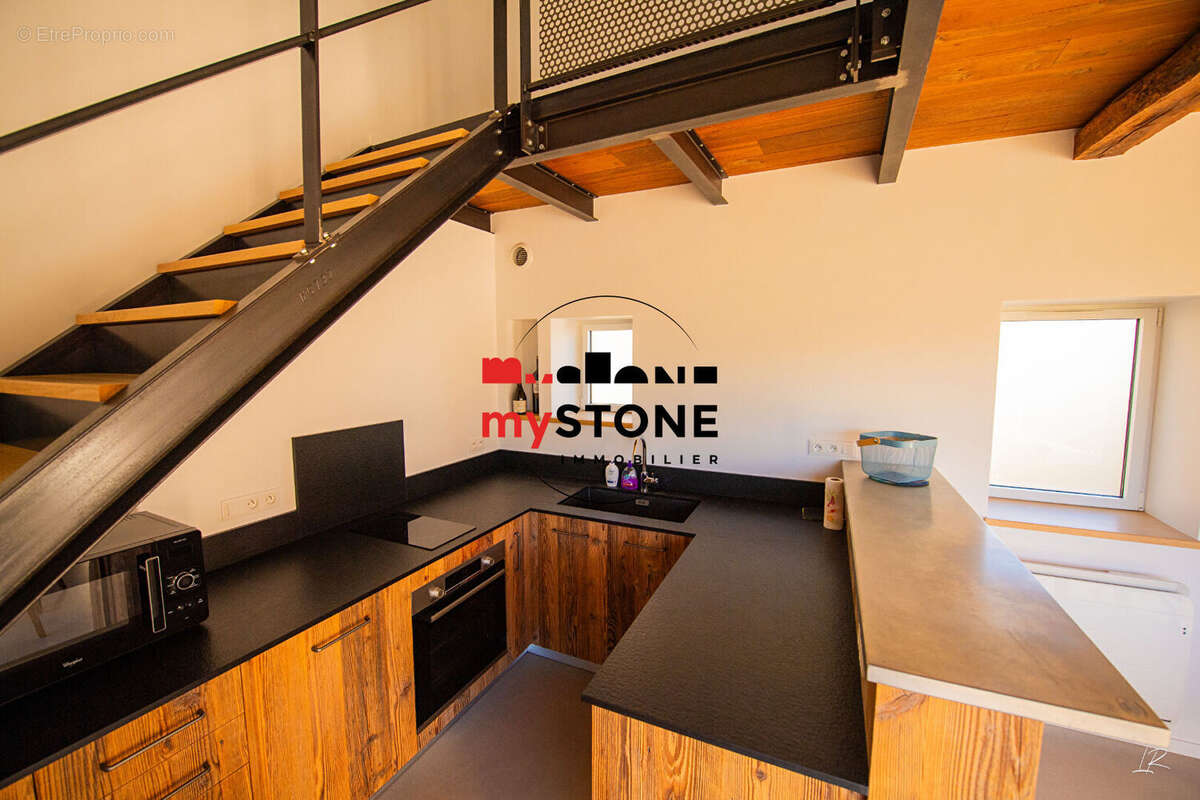 Maison à SAINT-ETIENNE-SUR-CHALARONNE