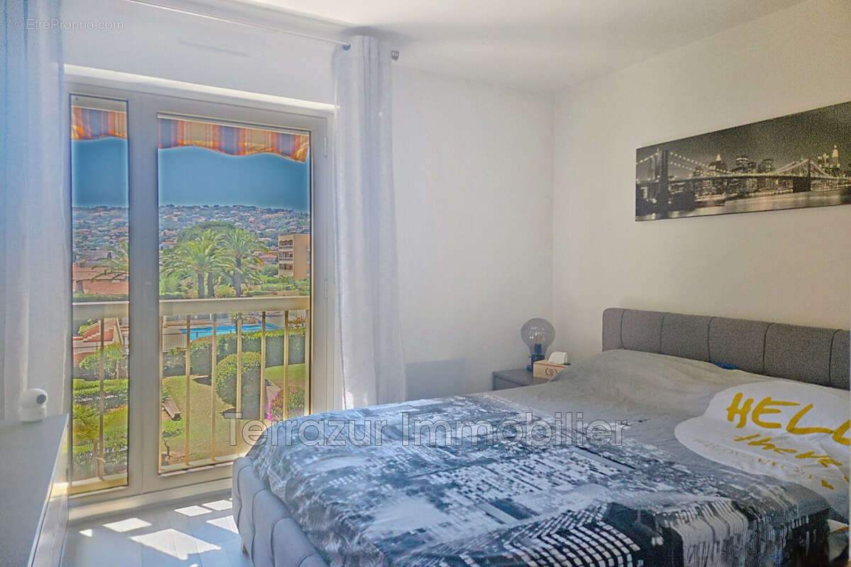 Appartement à VALLAURIS