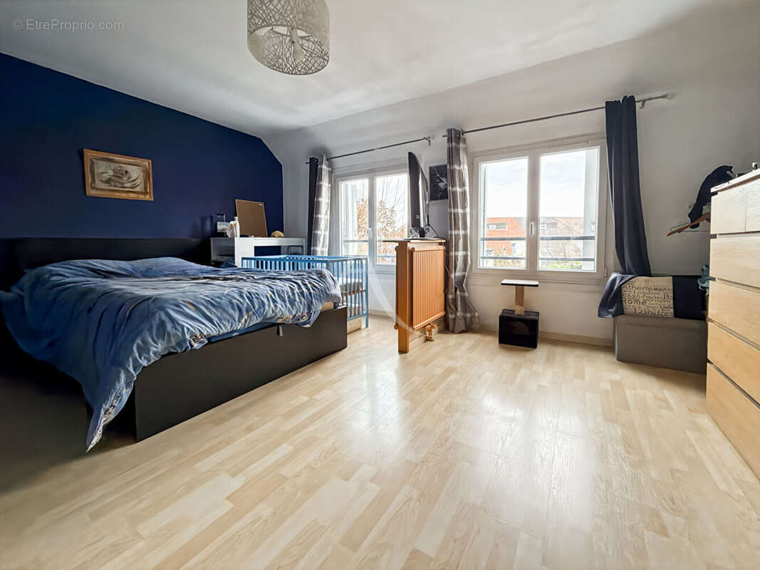 Maison à JOUY-LE-MOUTIER