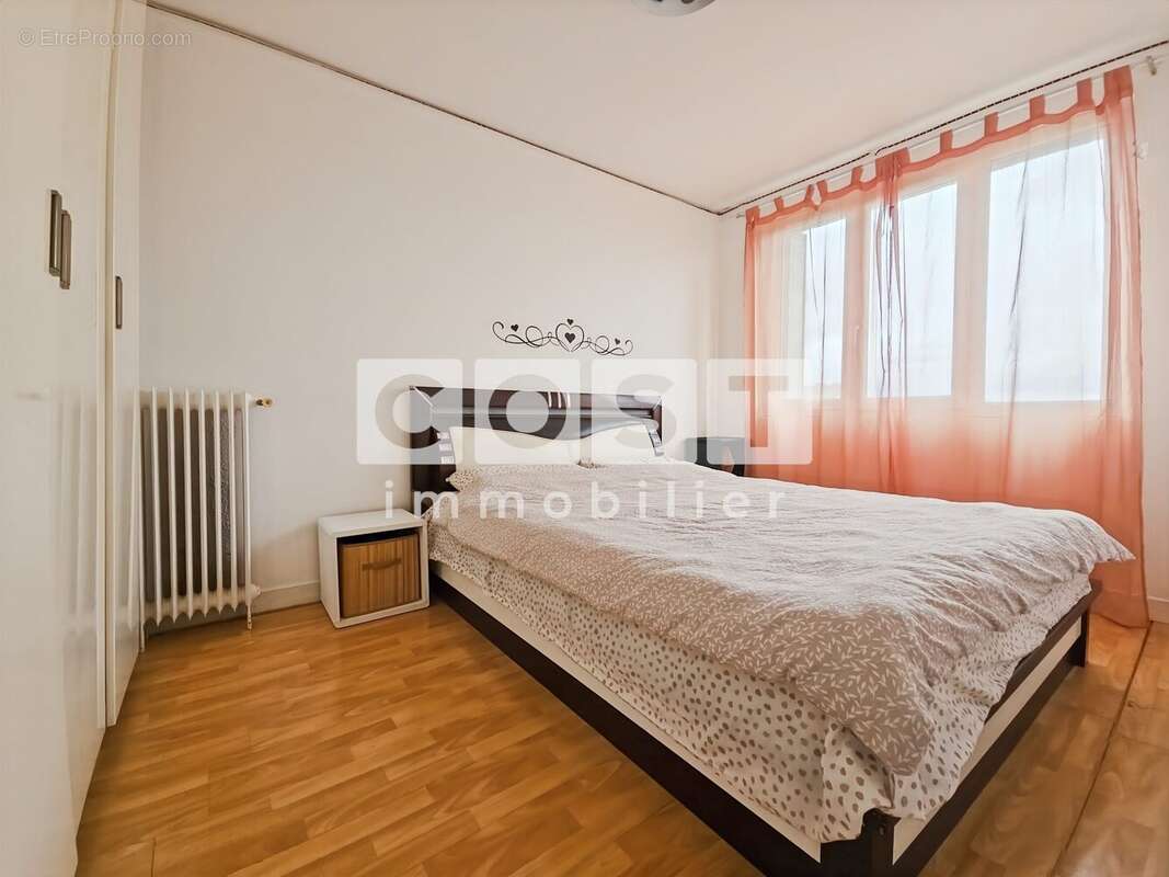 Appartement à COLOMBES