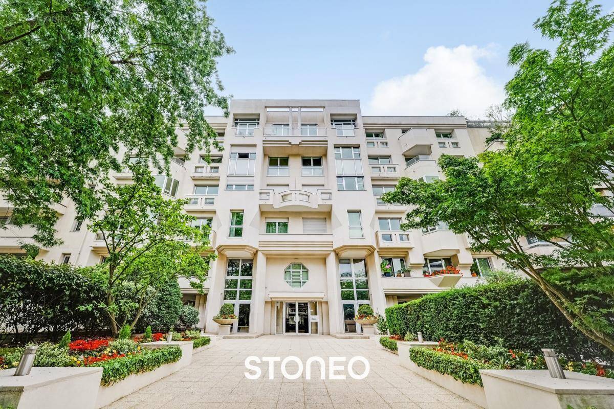 Appartement à NEUILLY-SUR-SEINE