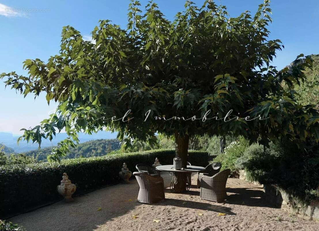 Maison à LA GARDE-FREINET