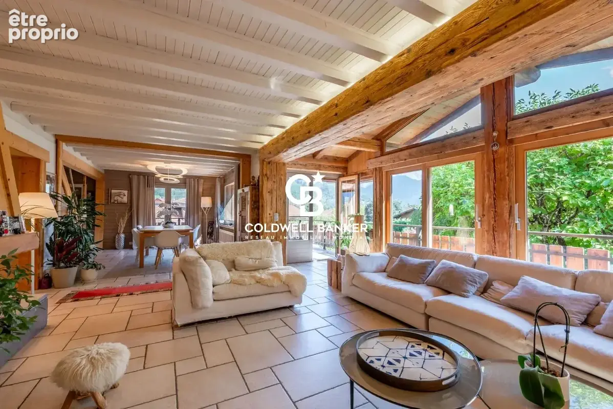 Chalet 5 chambres de 217m² avec belles prestations et vue Mont-Blanc - Sallanches - photo 3