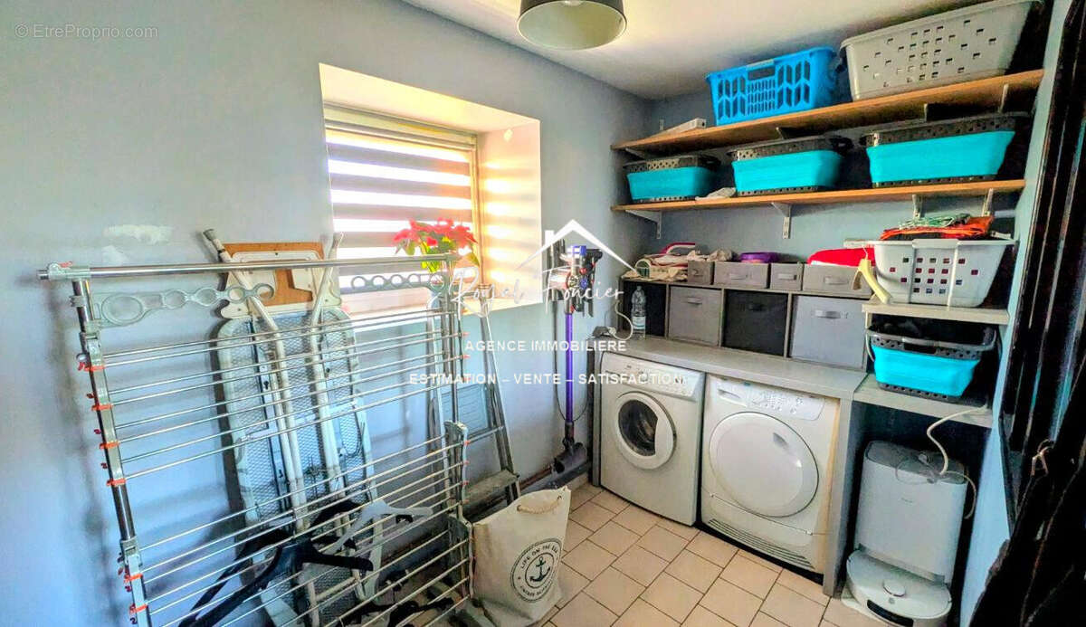 Buanderie - Maison à MANTHELAN