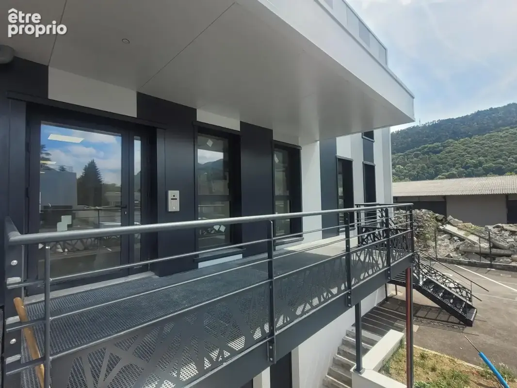 Commerce 92 m² à vendre à Quintal (74600) - photo 2
