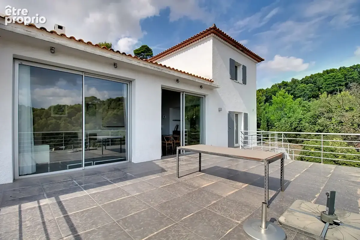 A VENDRE Maison Draguignan 5 pièces 158 m2 avec piscine - photo 3