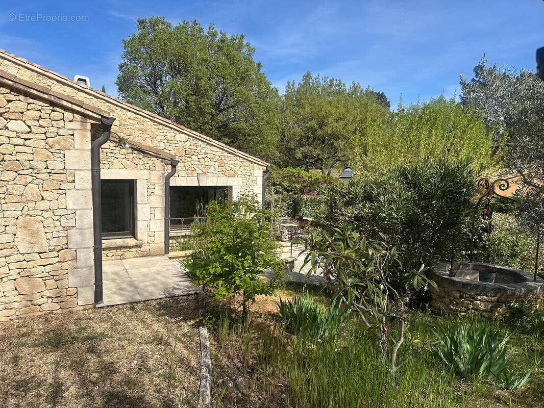 Maison à ROUSSILLON