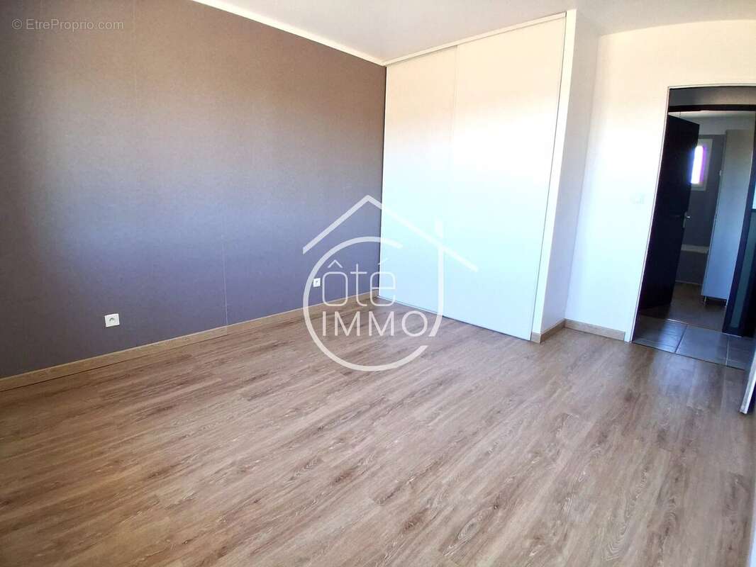 Flaujagues : Maison avec jardin et garage - photo 4