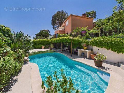 Appartement à VILLEFRANCHE-SUR-MER