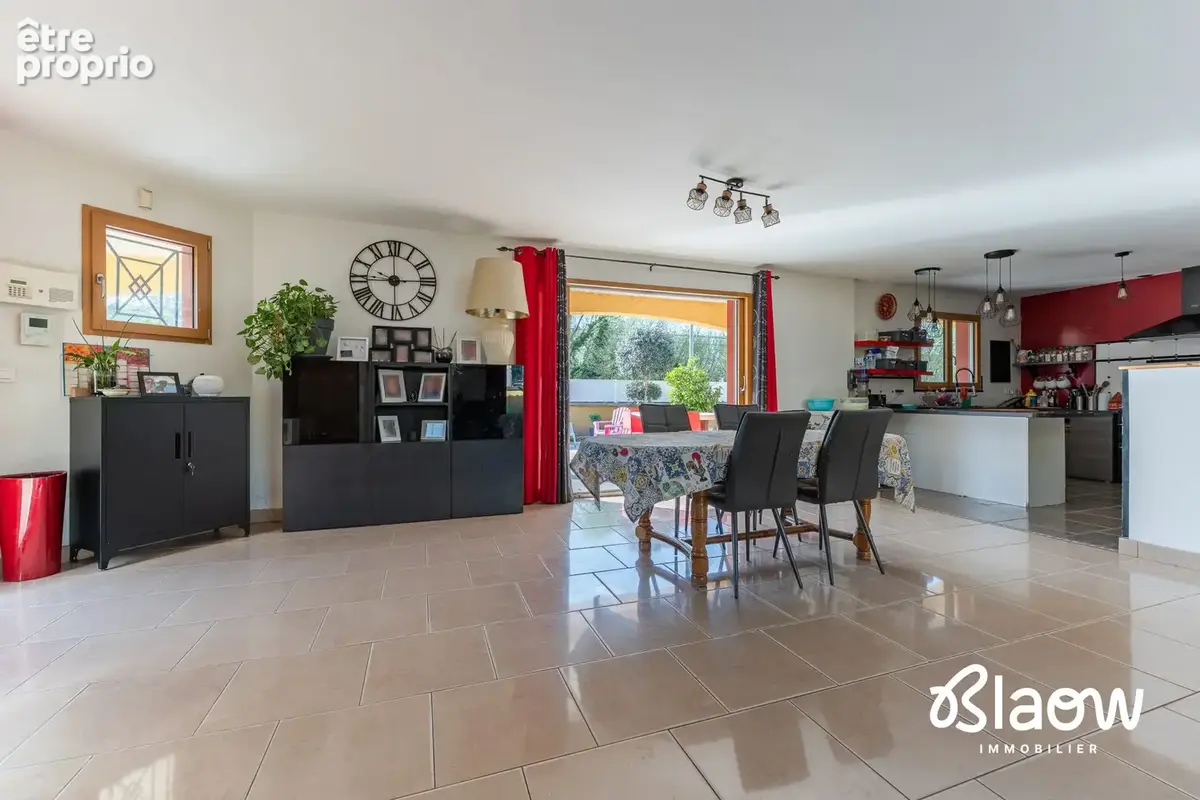 Maison 5 pièces 123 m² à vendre à Decines-Charpieu (69150) - photo 2