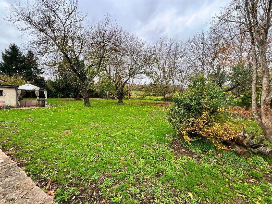 Maison à SAINT-PRIEST-BRAMEFANT