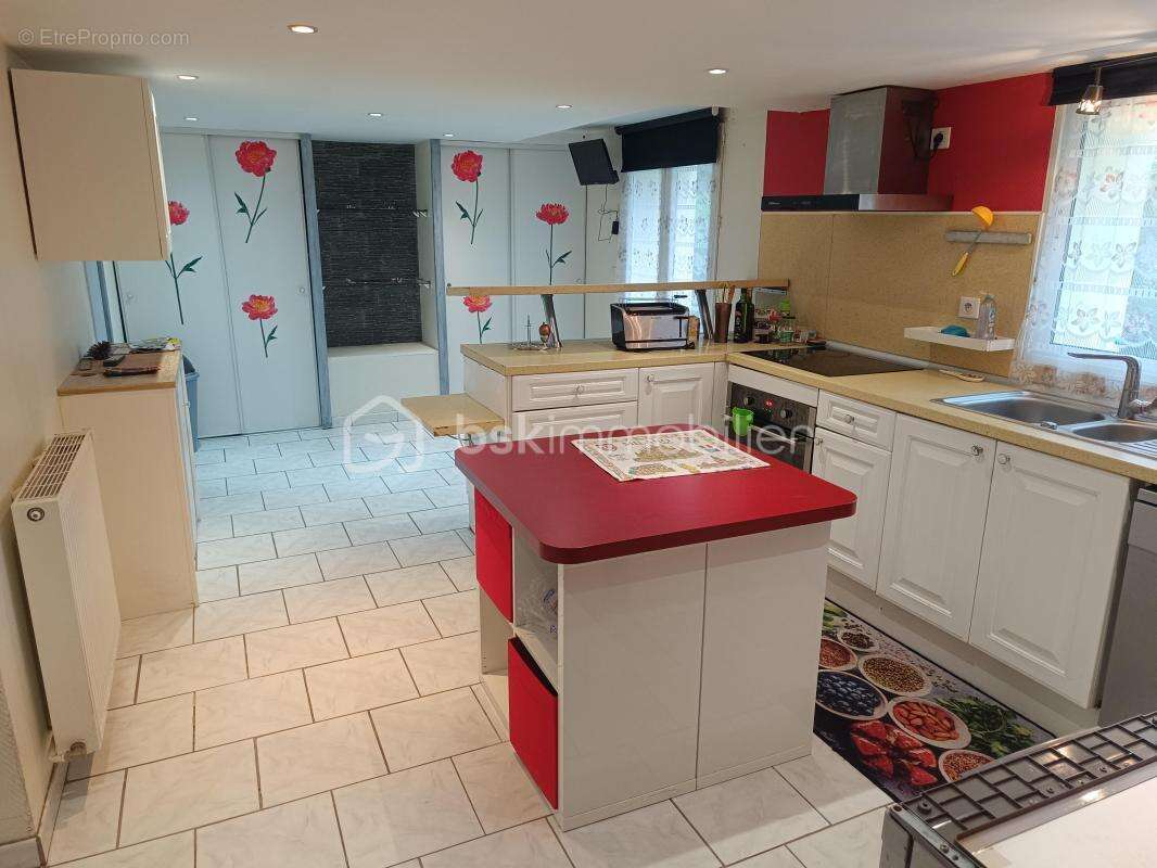 Coup de cœur assuré ! Maison familiale de 135 m² avec piscine et véranda sur un terrain de 667 m² - photo 8