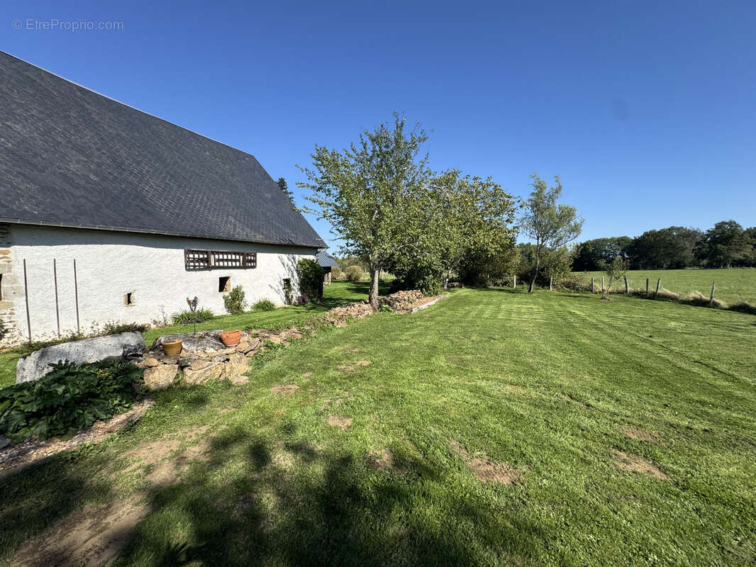 Maison à SAINT-ETIENNE-AUX-CLOS