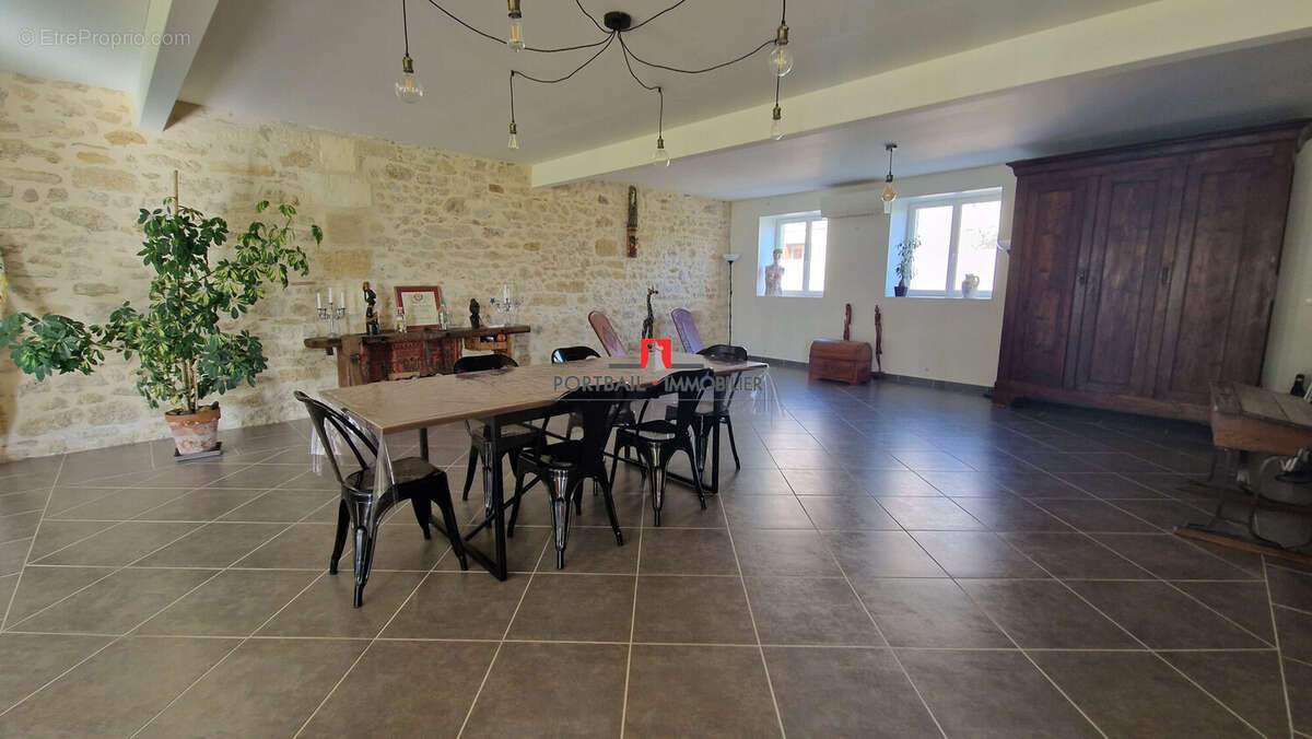 Maison 290 m² à Saint-Andre-De-Cubzac  - photo 5