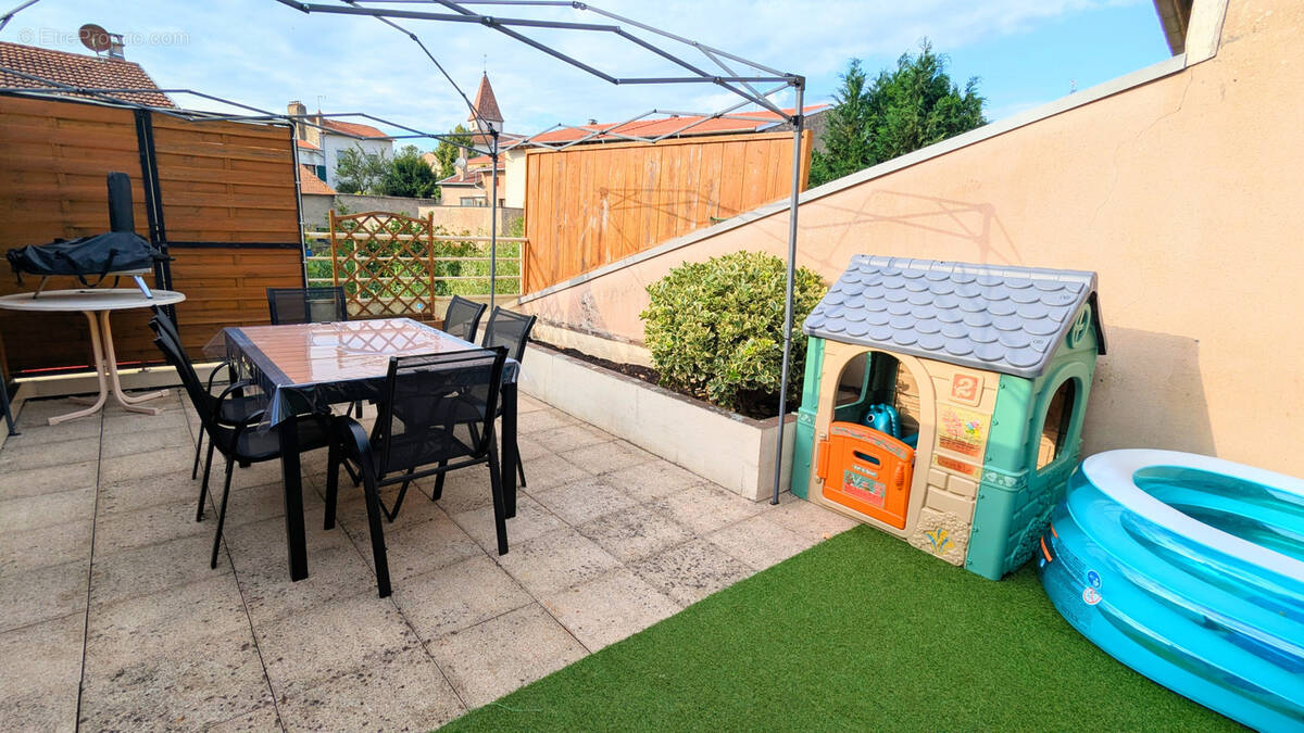 Appartement à CHAUDENEY-SUR-MOSELLE