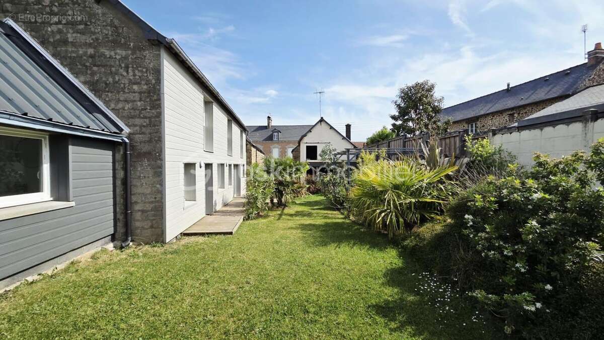 Maison à LUITRE