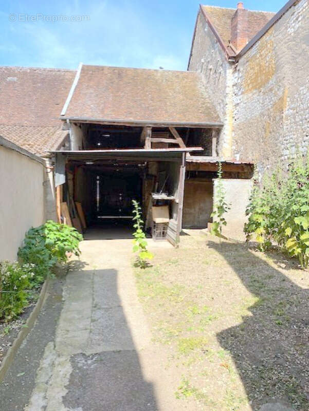 Appartement à VILLENEUVE-L'ARCHEVEQUE