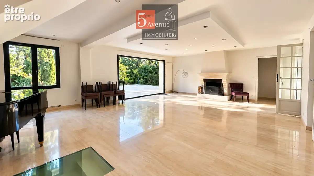 Maison située dans le domaine du lys de 245m2 3000m2 de terrain - photo 6