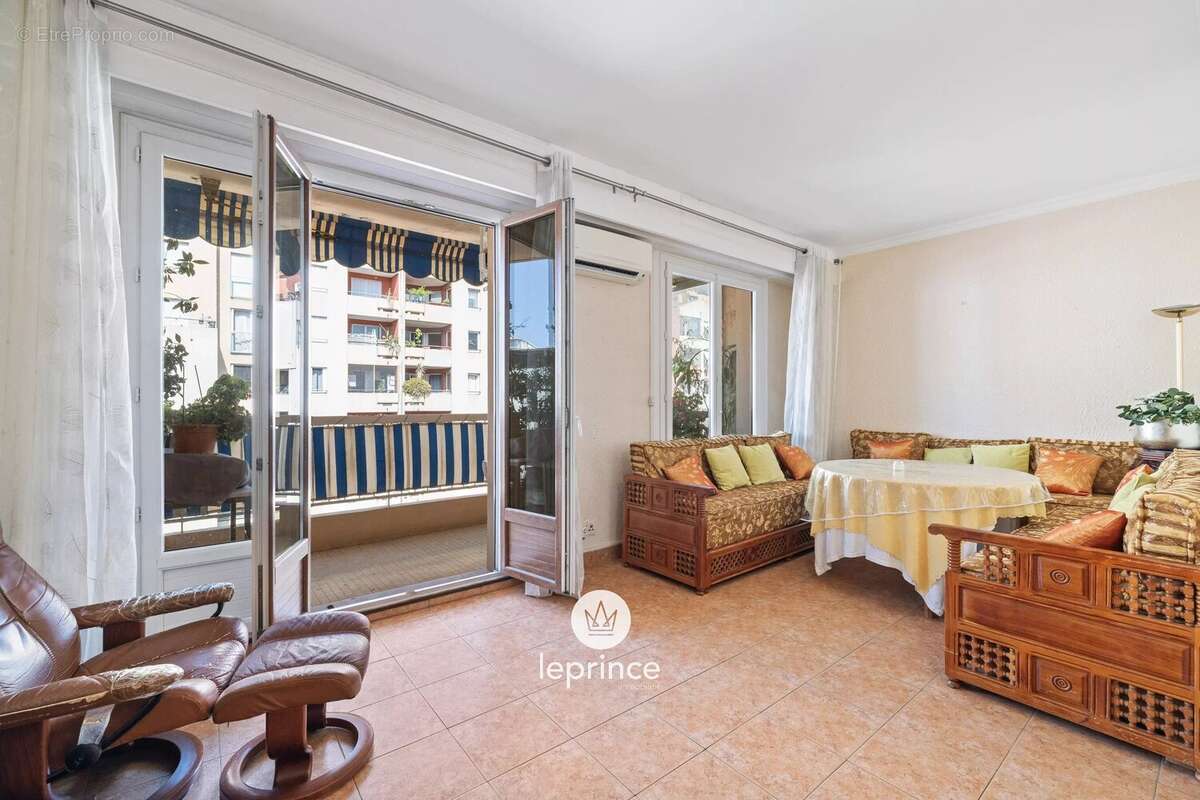 Nice Pasteur : 5 Pièces - Terrasses - Parking - Cave - photo 2