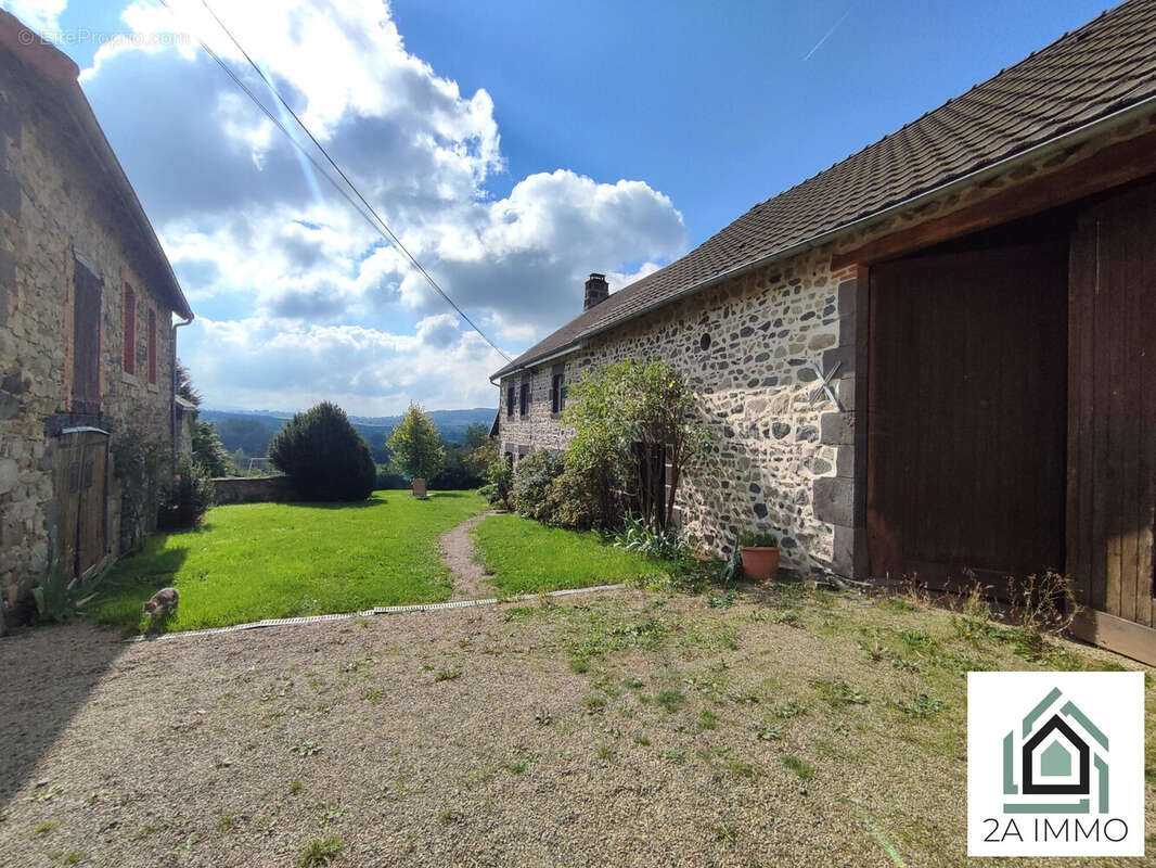 Maison à SAINT-GEORGES-DE-MONS