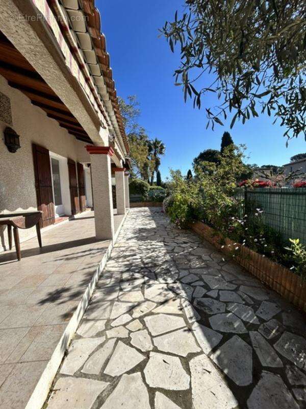 Maison à LA LONDE-LES-MAURES