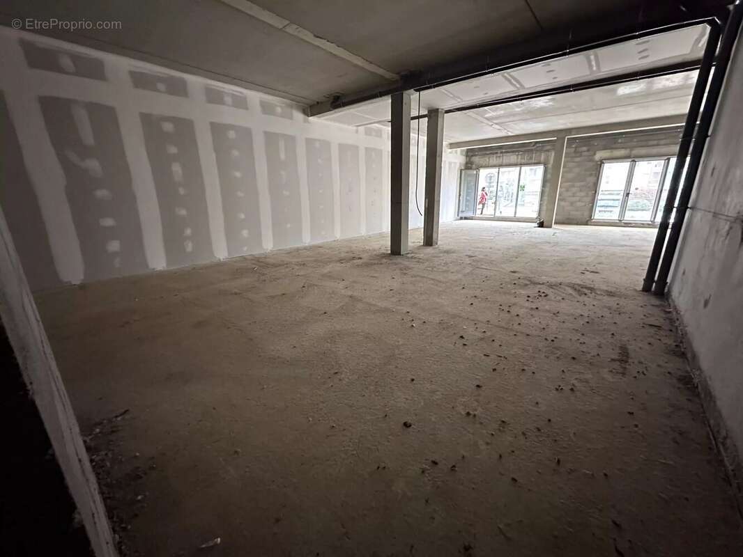 Commerce à SAINT-ESTEVE