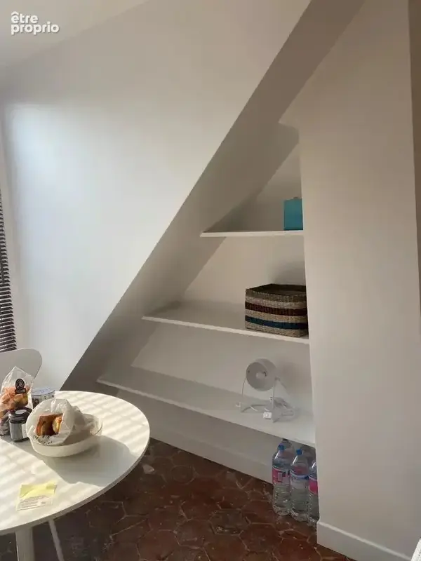 Parc Monceau - Studio meublé de 19m². Dernier étage. Parfait état - photo 7