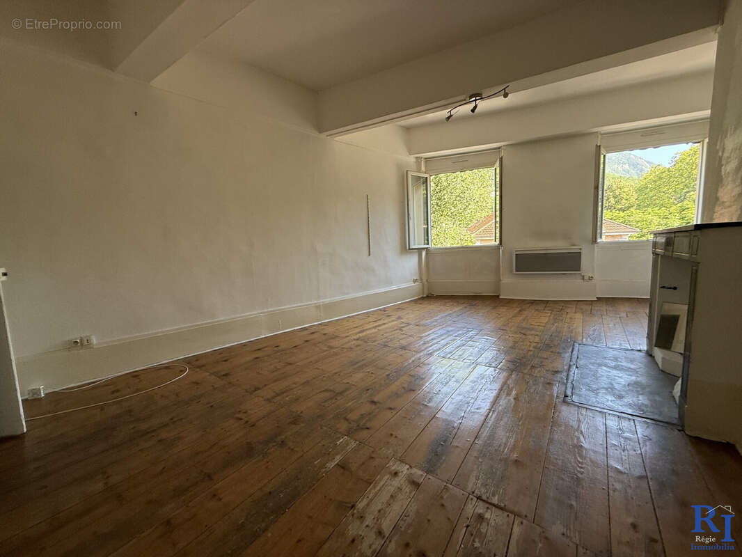 Belle pièce de vie - Appartement à GRENOBLE