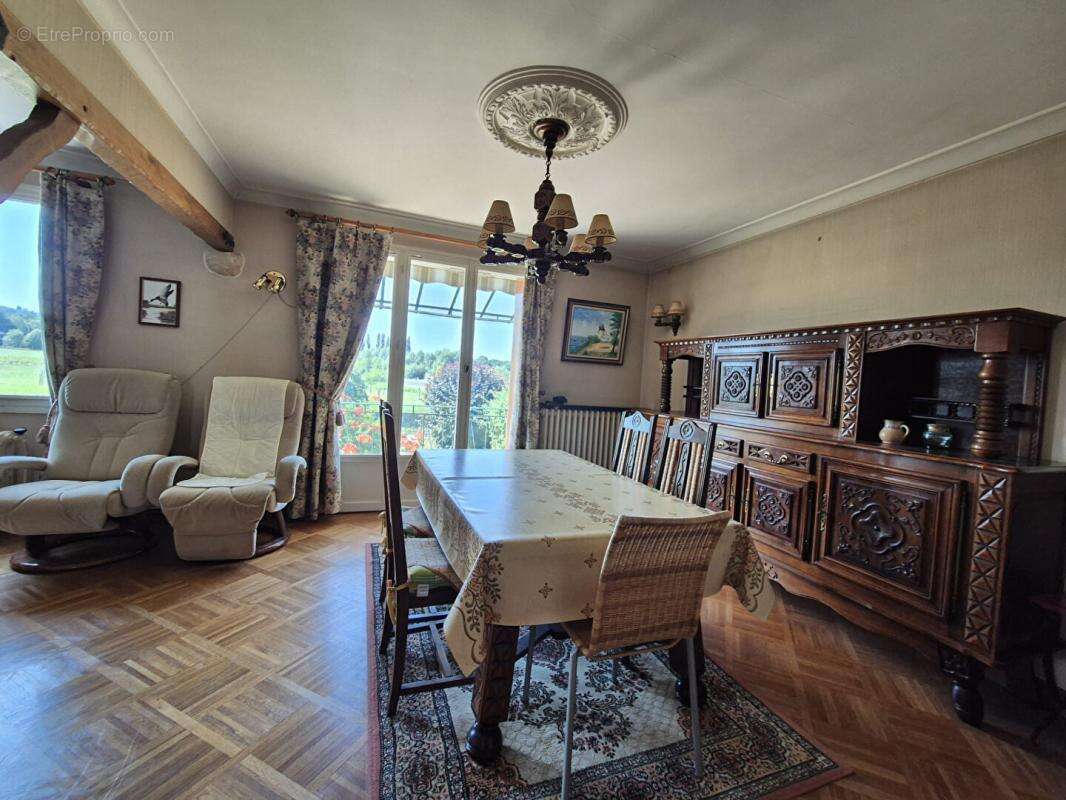 Maison à CHOISY-AU-BAC