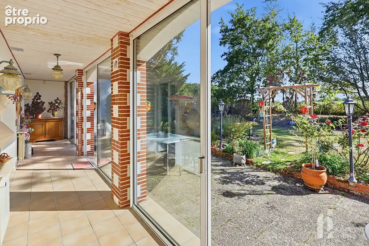 RARE - BOURG HAUTE-GOULAINE - Maison 4 chambres + 1 bureau - 188 m² - photo 4