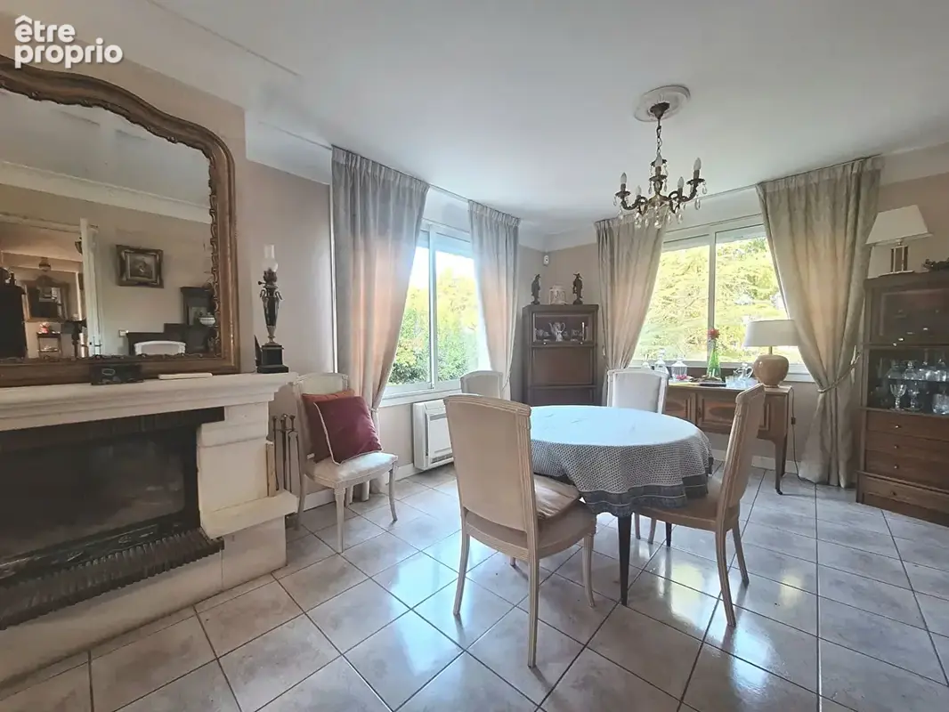 Maison Arnage - 233 m² - 7 chambres - T2 indépendant - Piscine couverte - photo 2