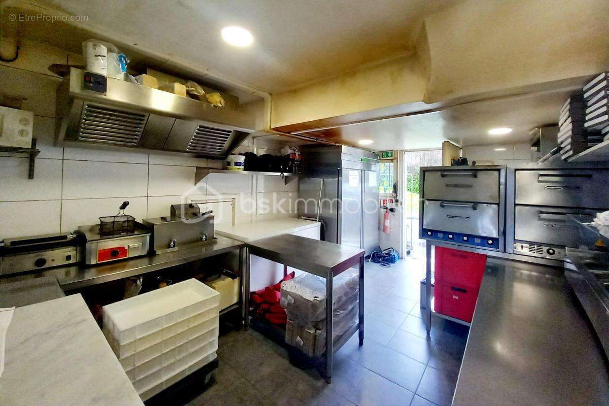 Commerce à PONTAULT-COMBAULT