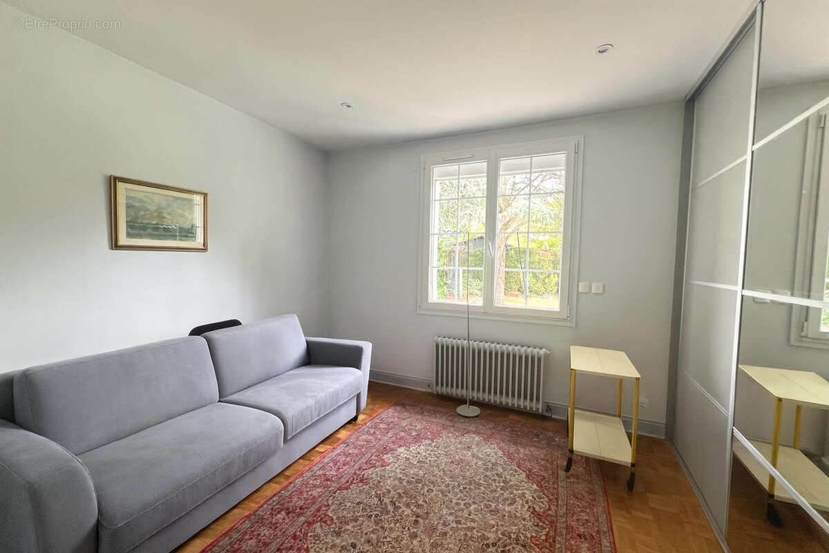 Maison à SAINT-CYR-SUR-LOIRE