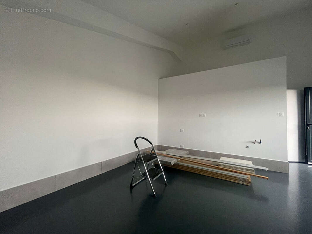 Commerce à ARGELIERS