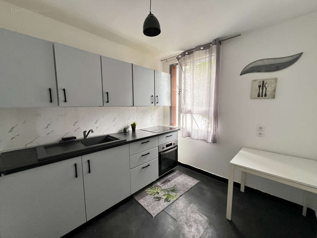 Appartement à SAINT-JEAN-DE-LA-RUELLE