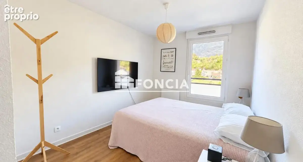 Appartement T3 avec balcon, piscine et stationnements - photo 5