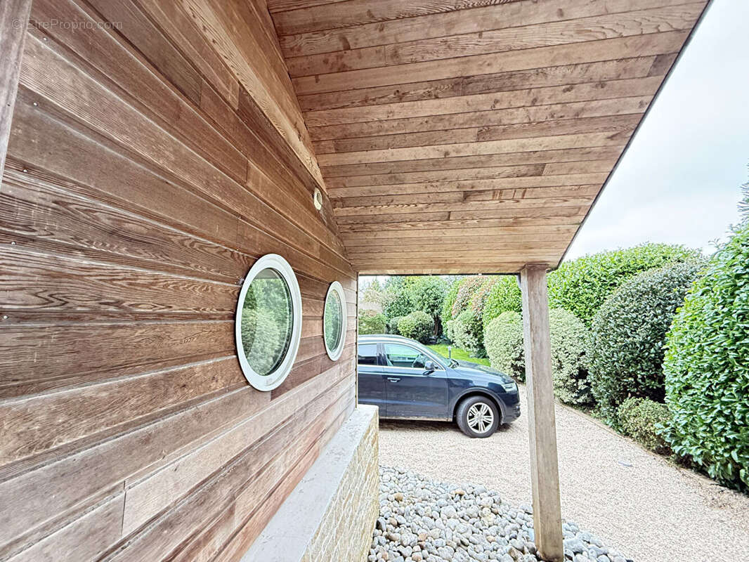 Maison à LE RELECQ-KERHUON