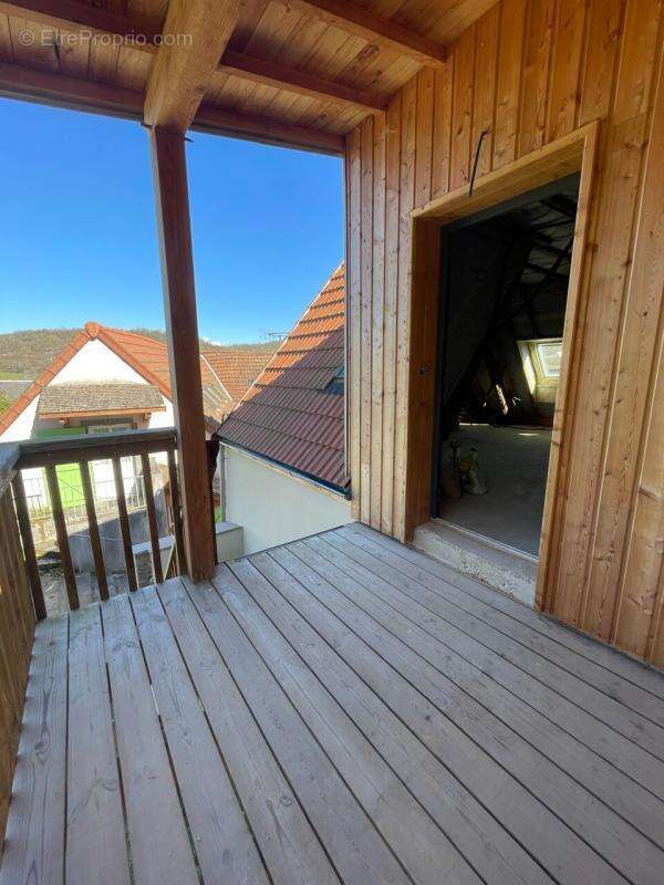 titre - Appartement à PONTAUMUR