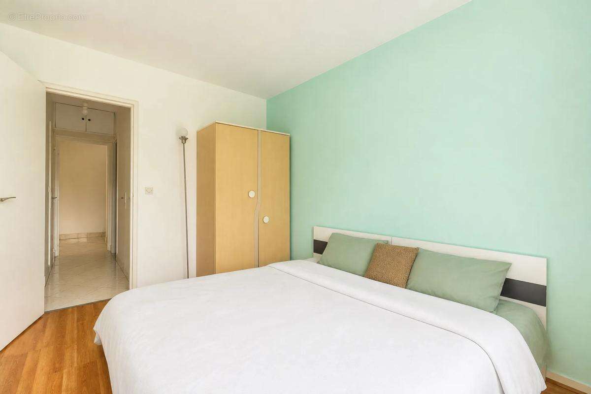Appartement à LES CLAYES-SOUS-BOIS