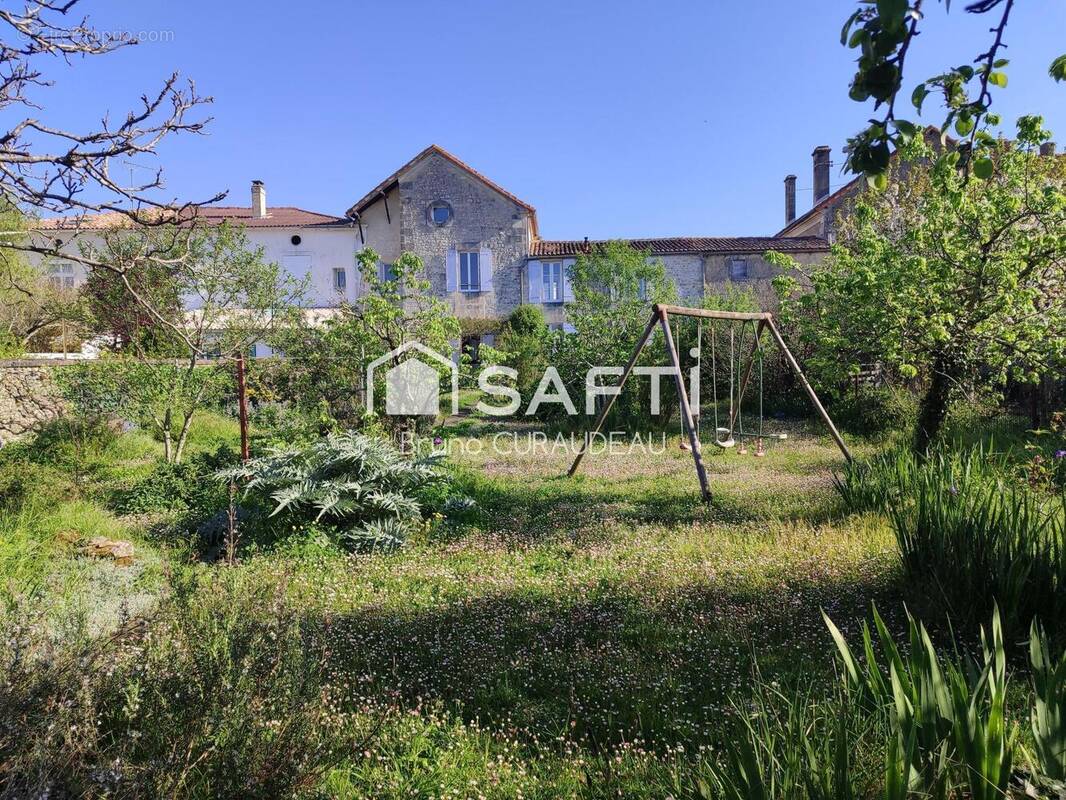 Photo 1 - Maison à GEMOZAC