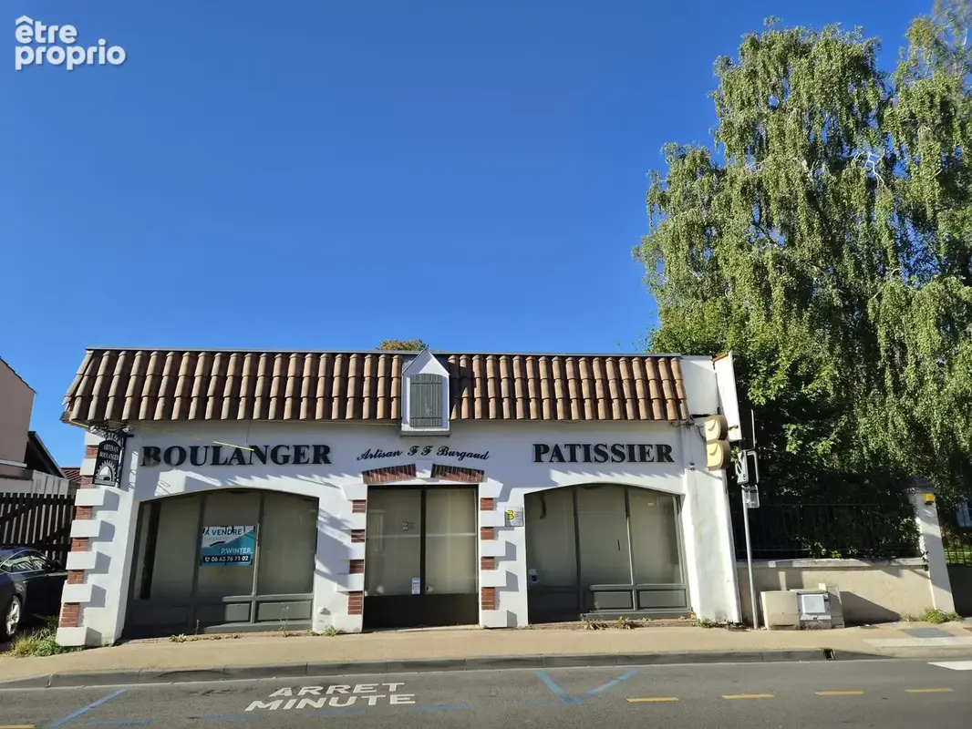 coeur de Challans, ensemble immobilier aménageable sur 1127 m2 de terrain - photo 1