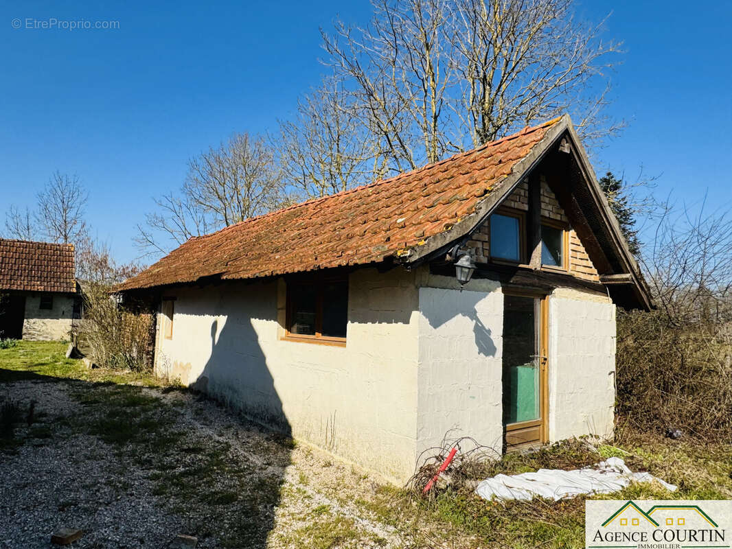 Maison à LA CHAPELLE-SAINT-SAUVEUR