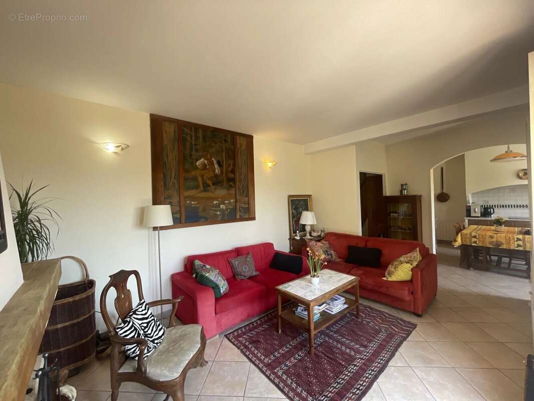 Maison à BERRE-LES-ALPES