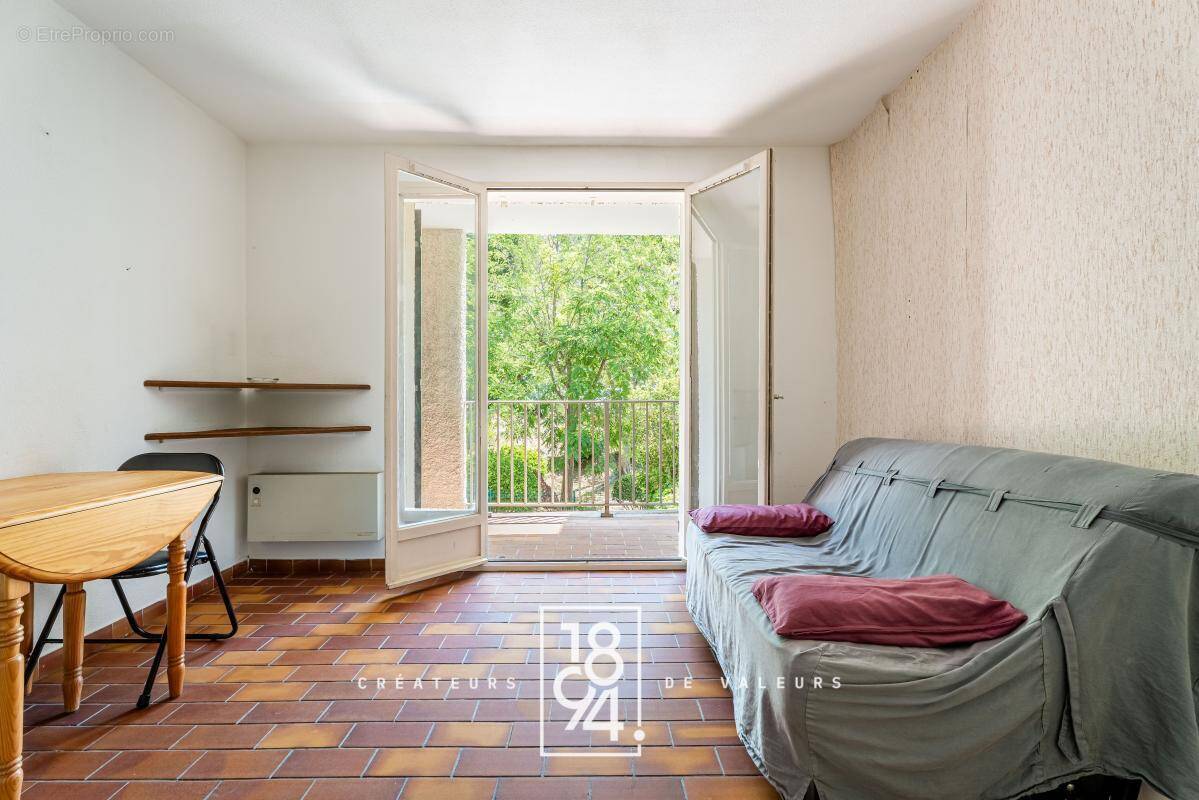 Appartement à SAINT-CYR-SUR-MER