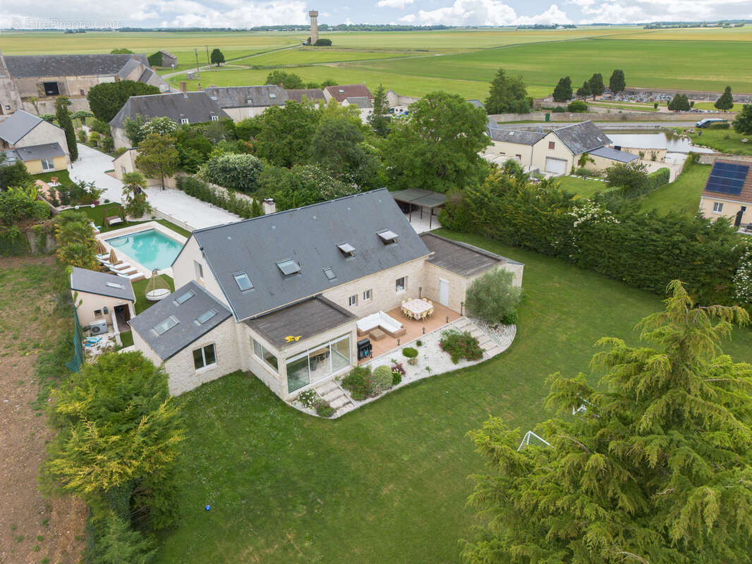 Maison à TILLAY-LE-PENEUX