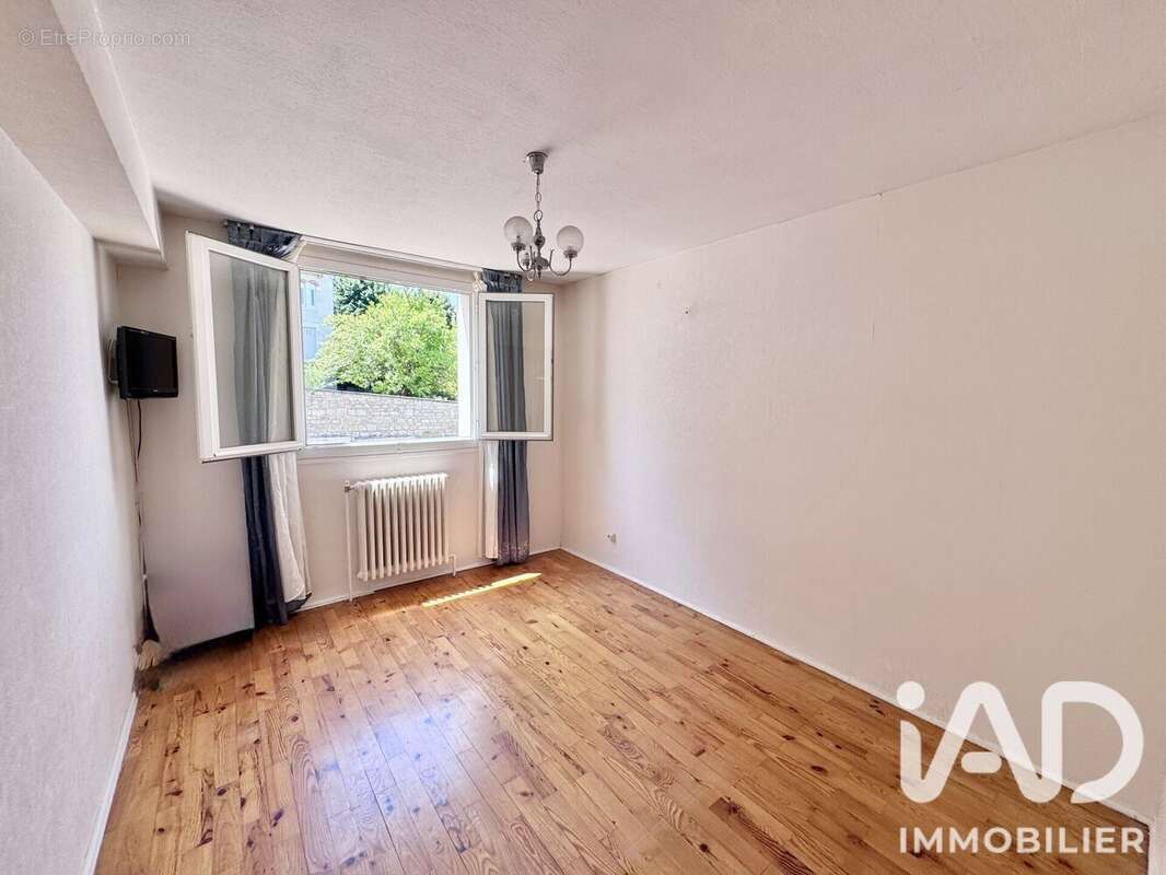 Appartement 75 m² à Saint-Etienne  - photo 5