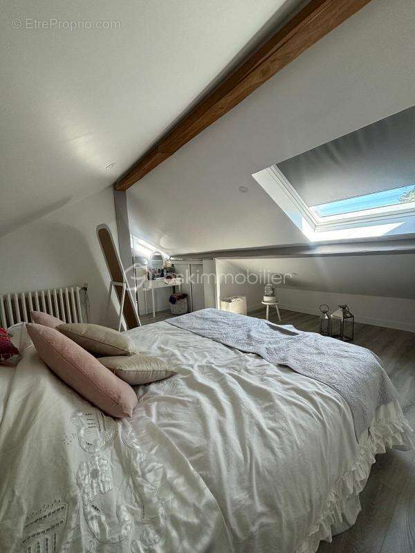 Maison à VERRIERES-LE-BUISSON