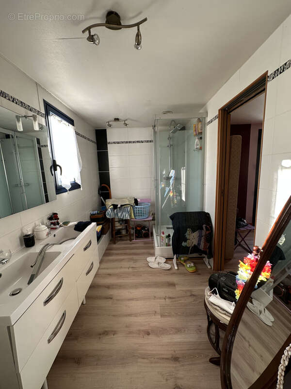 Maison à LA ROCHE-CHALAIS